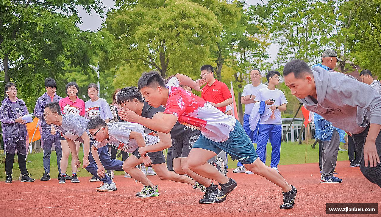 拼搏绽放，青春无悔！